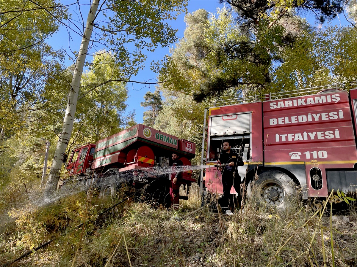 Sarıkamış'ta Çıkan Yangın Korkuttu: 1 Hektar Ormanlık Alan Tahribata Uğradı