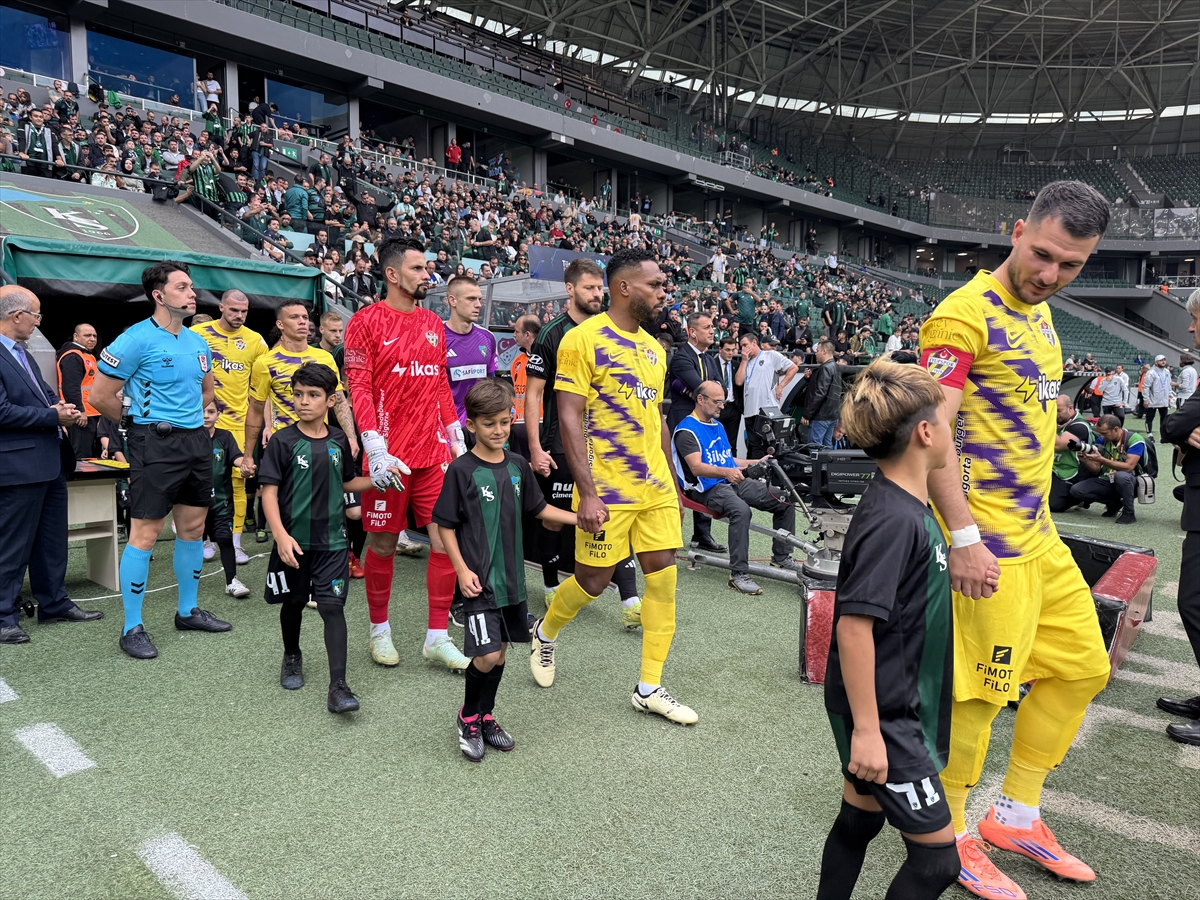 Trendyol Süper Lig'de Heyecan Dorukta: Kocaelispor ile ikas Eyüpspor Mücadelesi