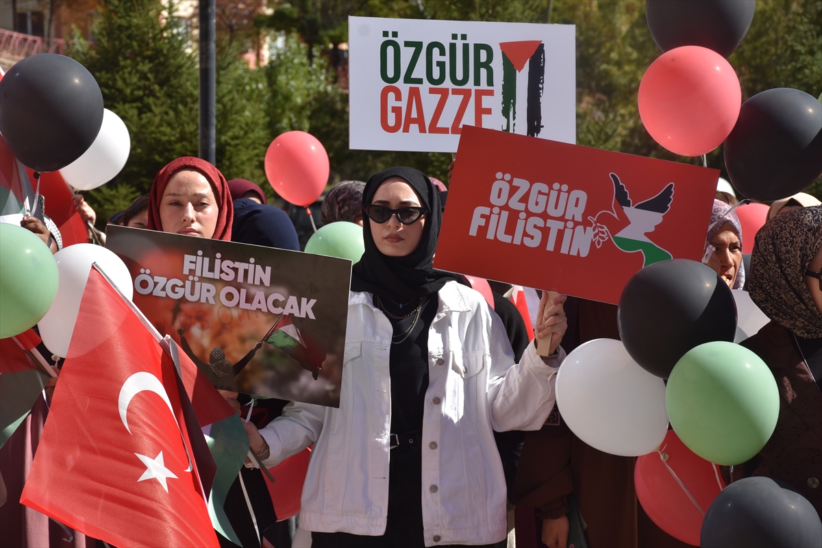 Gümüşhane ve Trabzon'da Filistin'e Destek Yürüyüşleri: Öğrencilerden Anlamlı Mesajlar