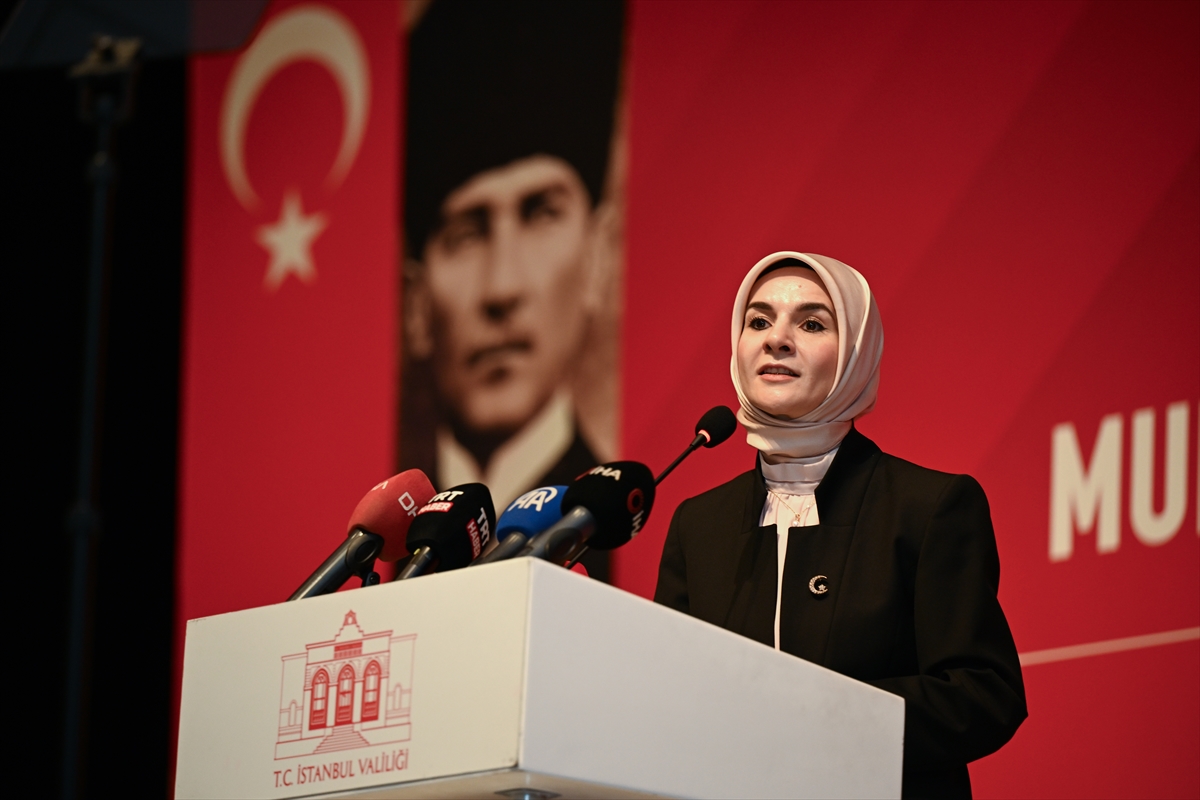 Bakan Göktaş İstanbul'da Muhtarlarla Aile Yılı Planlarını Paylaştı