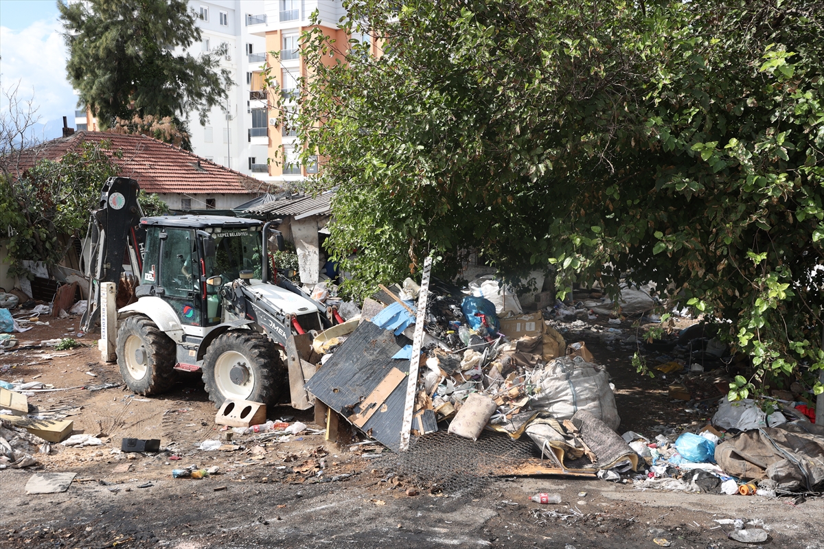 Antalya'da Çöpten Kurtarılan Evler Şaşırtıyor