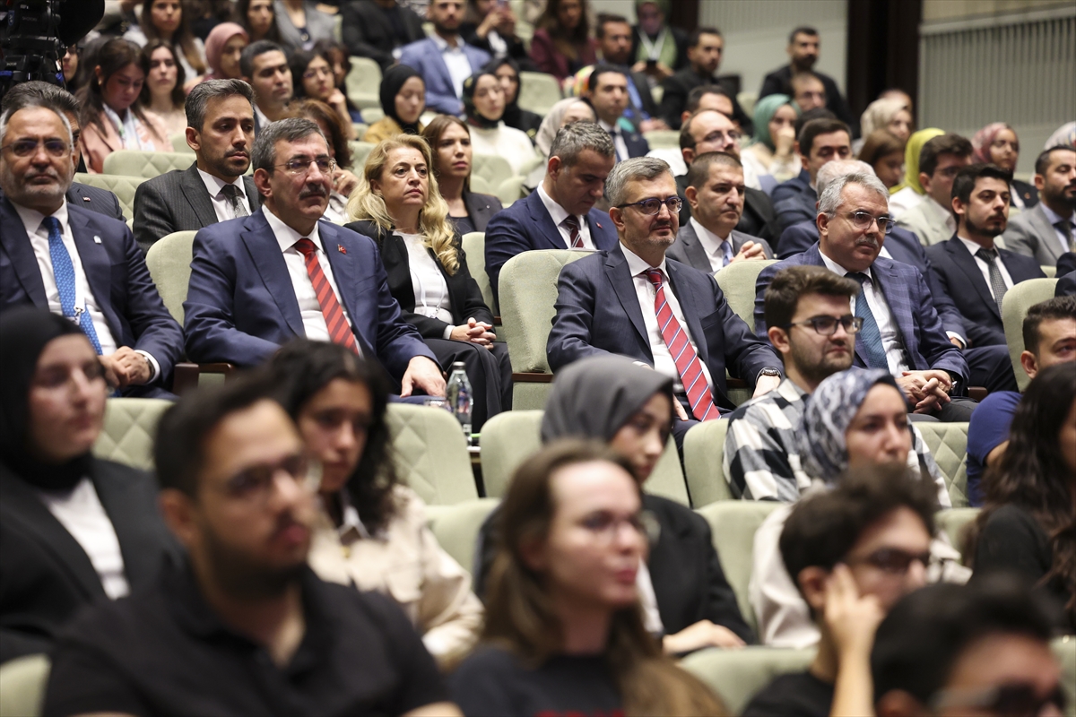 Ankara'da Teknoloji ve Hukuk Dünyasına Işık Tutan Sempozyum