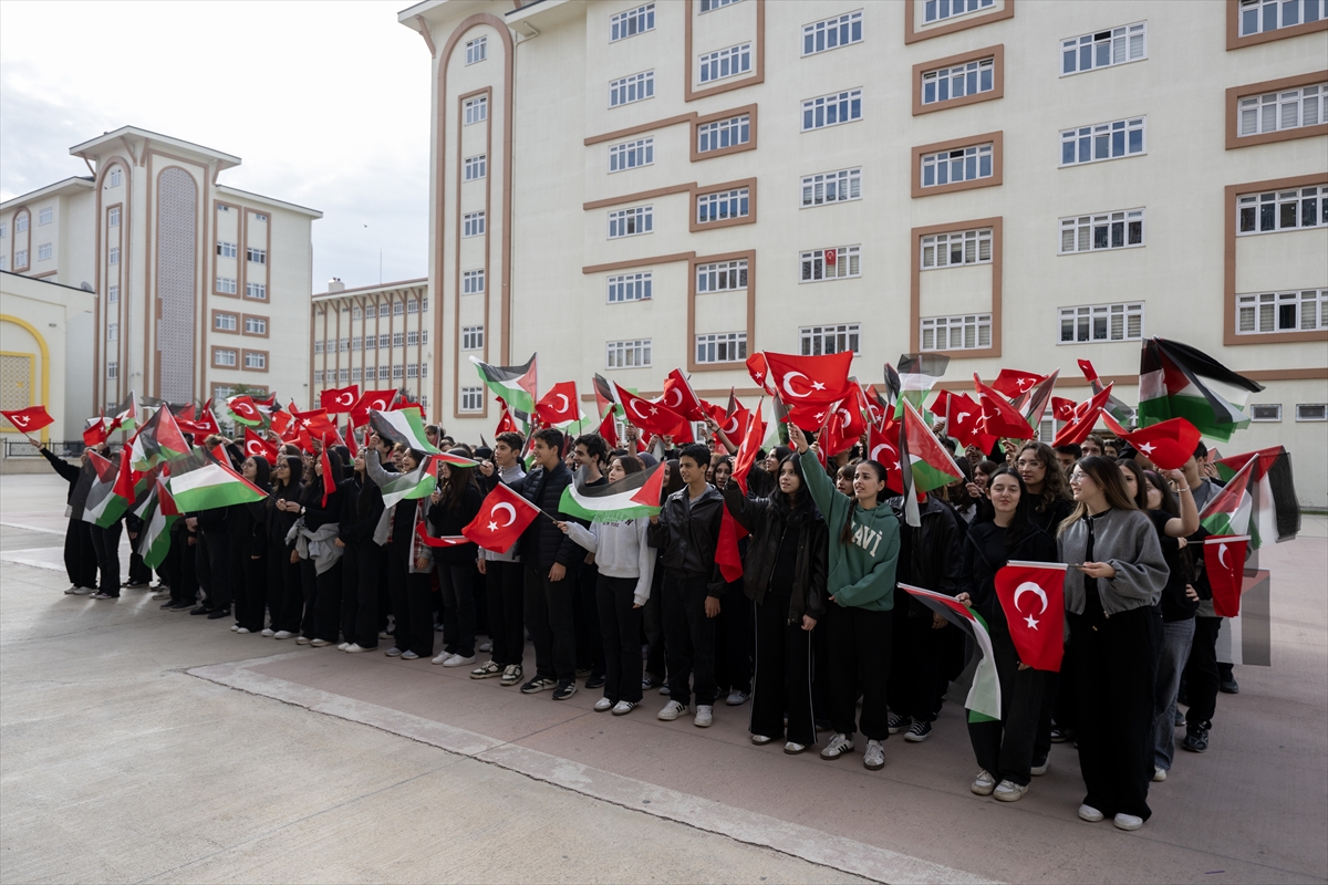 Okullarda Filistin Farkındalığı Etkinliği Gençlerin Sesi Oldu