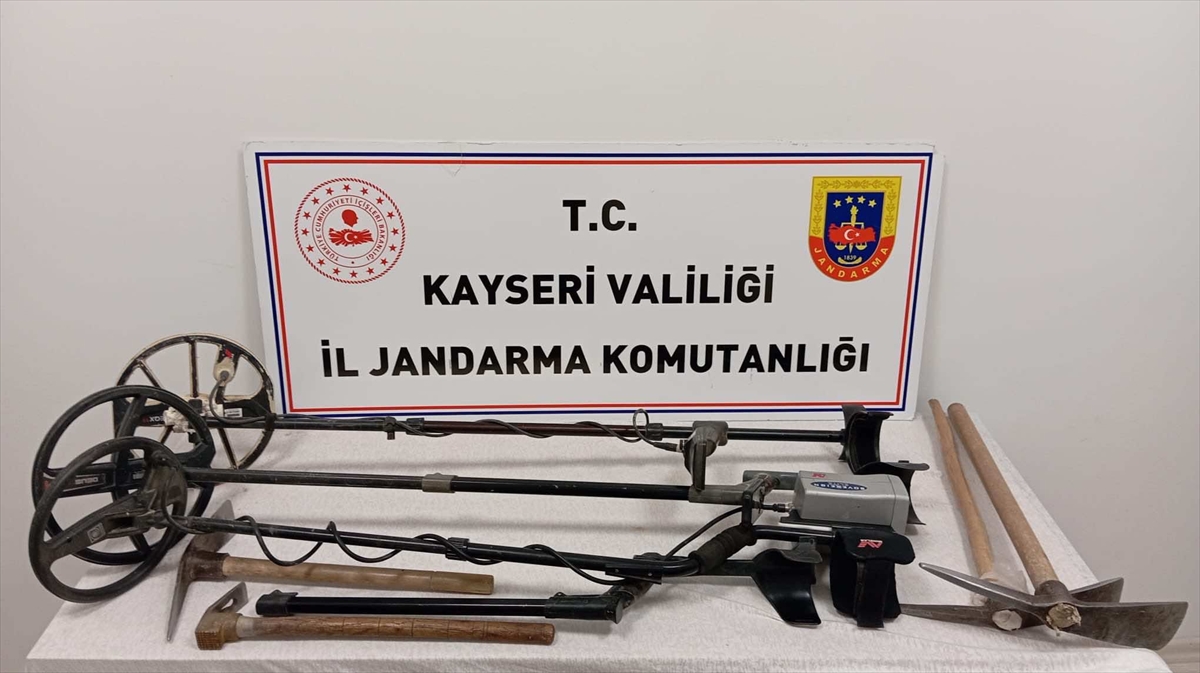 Kayseri'de Kaçak Kazı Şoku Gizemli Tarihi Eserler Arıyorlardı