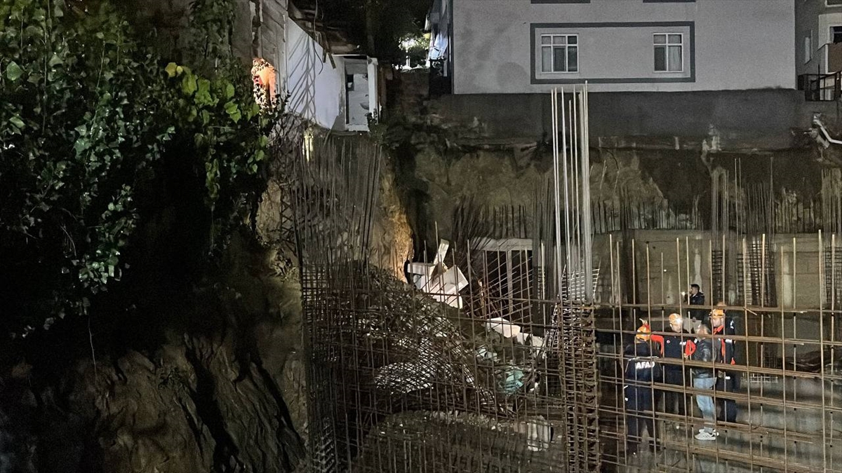 Kocaeli'de Çöken Duvar Endişe Yarattı: Ev Tahliye Edildi