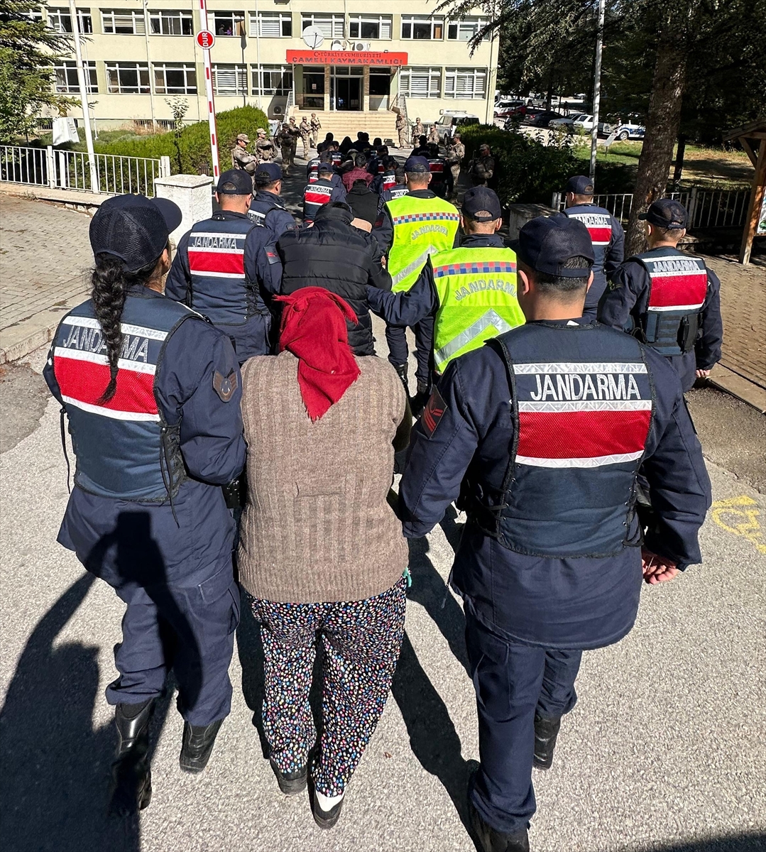 Denizli'de Şaşırtan Kablo Hırsızlığı Operasyonu: 9 Kişi Tutuklandı