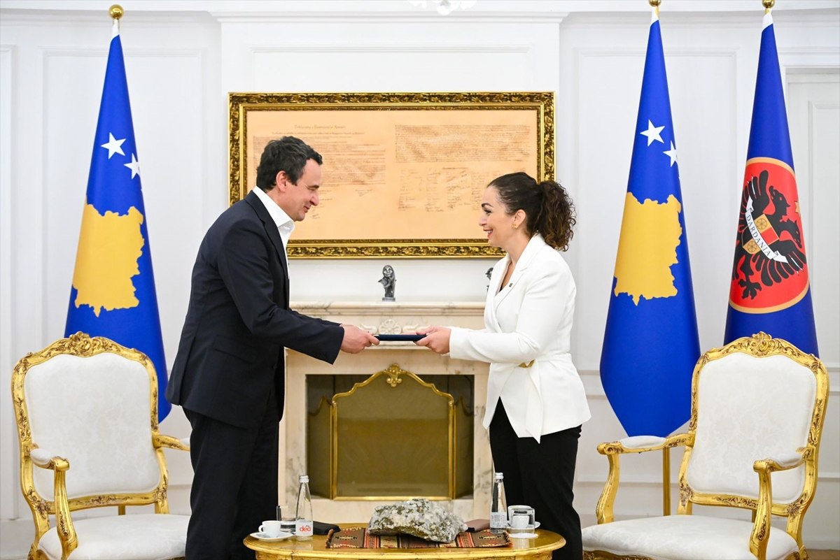 Kosova’da Hükümet Kurma Görevi Albin Kurti’ye Verildi