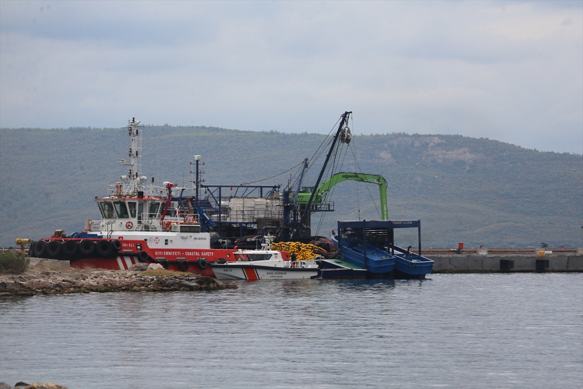 Çanakkale Boğazı'nda dram: Denizde kurtarılan yabancının mücadelesi