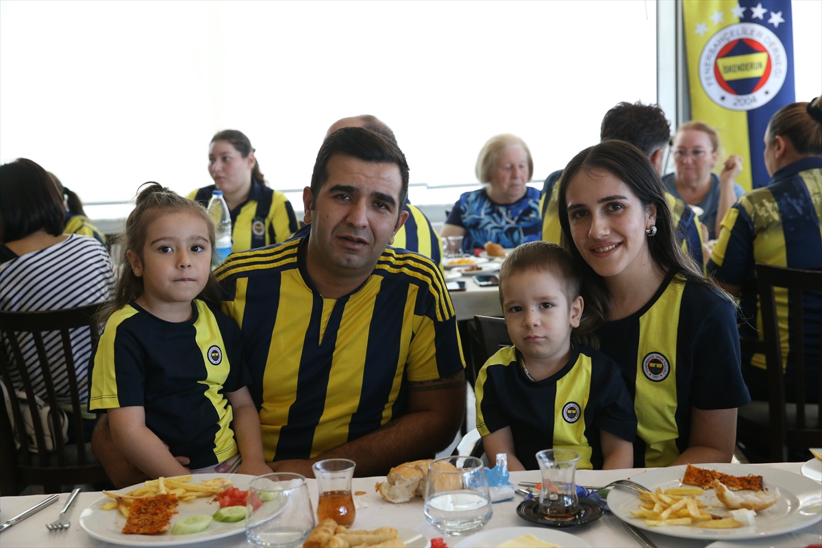 Hataylı Tamer Talha'nın Kanseri Yenmesi Fenerbahçe Renkleriyle Kutlandı