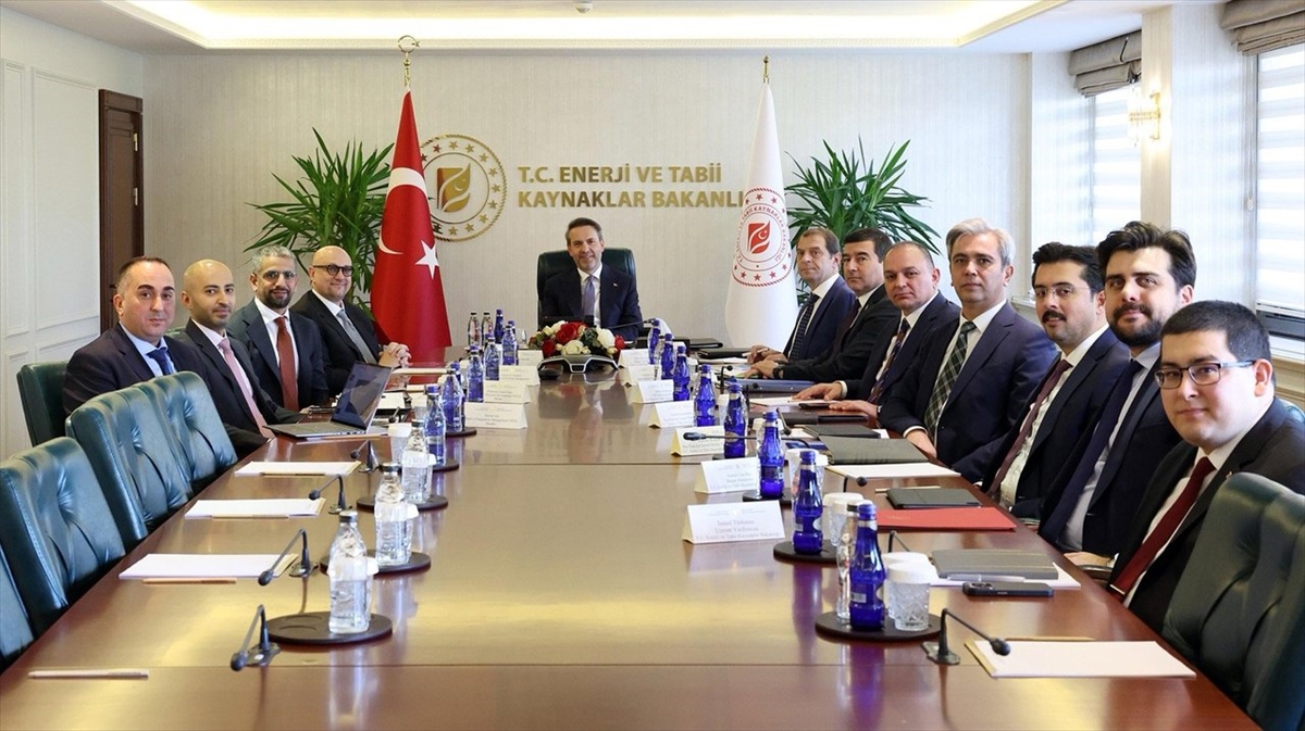 Enerji Bakanı Bayraktar'dan Yenilenebilir Enerjide Büyük Hamle