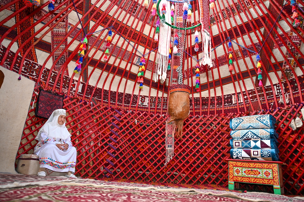 Kazak Yurt Çadırı Ankara'da Büyüleyici Törenle Açıldı
