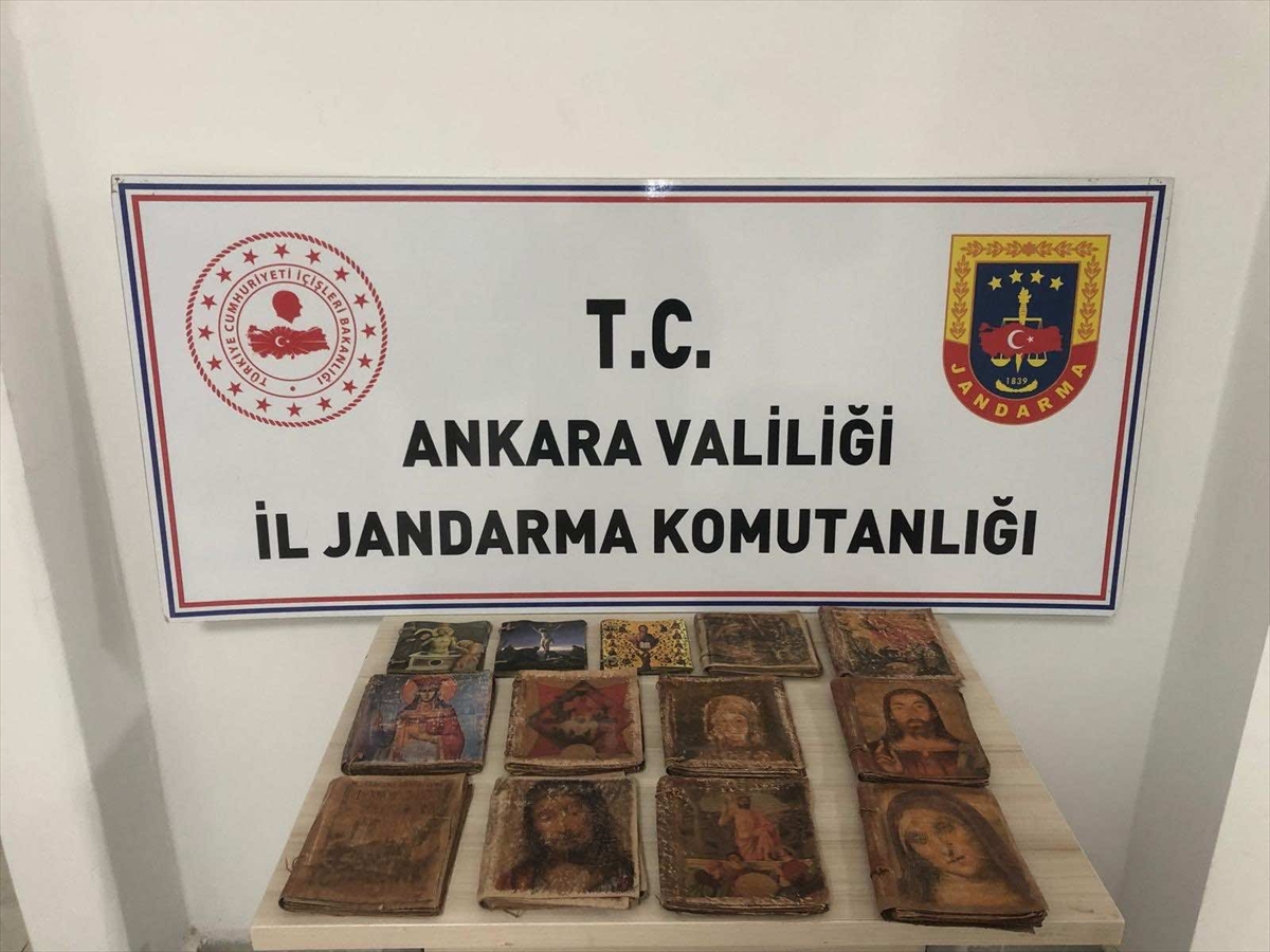 Ankara'da tarihi kitap operasyonunda büyük vurgun