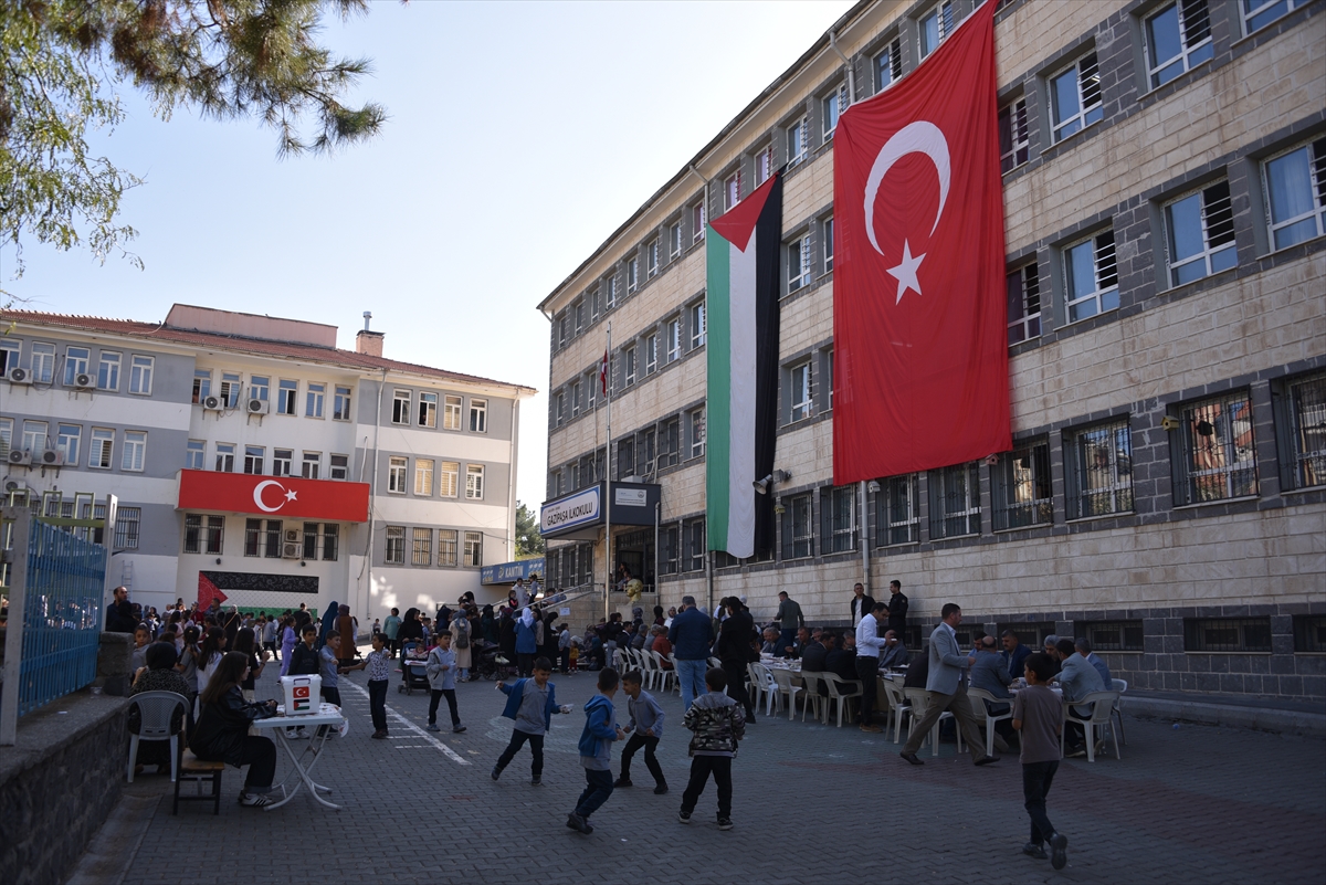 Şanlıurfa'da Gazze İçin Düzenlenen Kermes Büyük İlgi Gördü