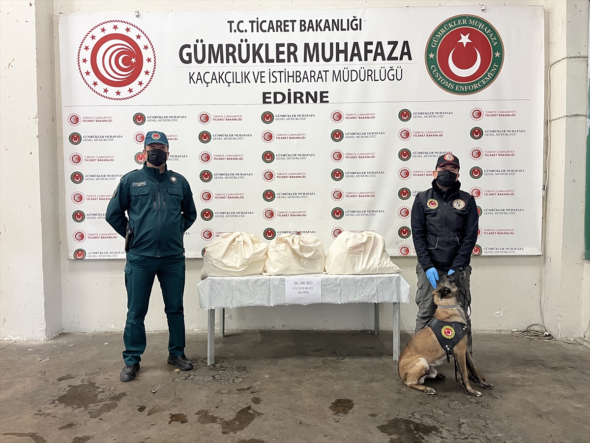 Kapıkule'de Şok Baskın: Kamyonette 36 Kilo 180 Gram Kokain Yakalandı