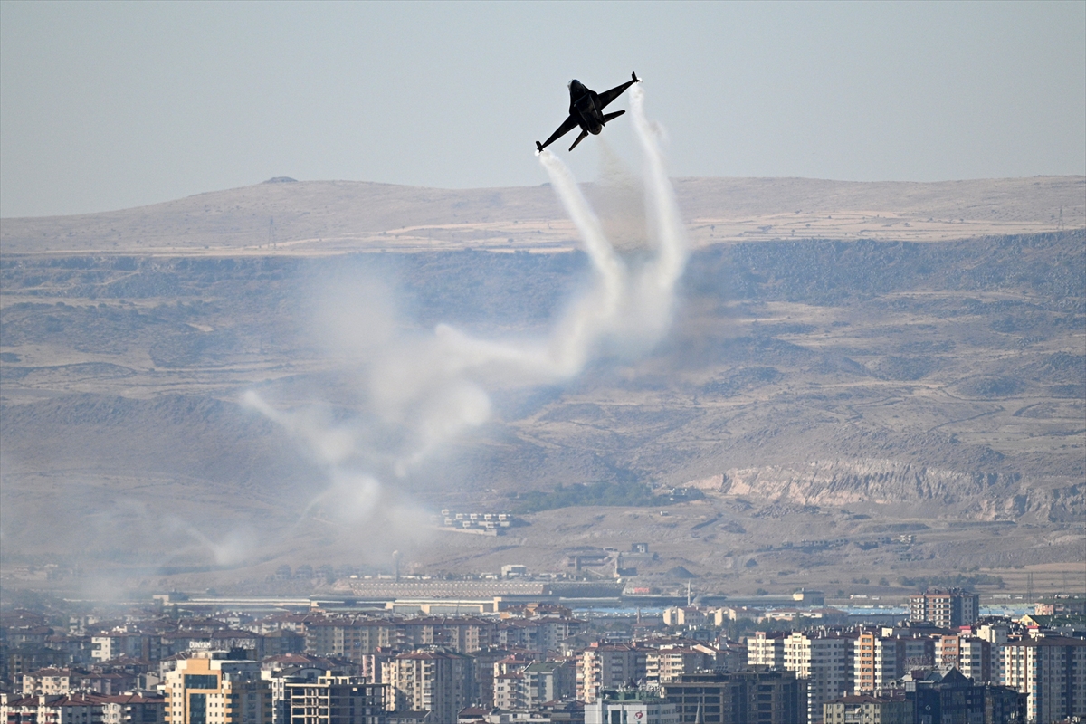 Kayseri Semaları SOLOTÜRK Gösterisine Ev Sahipliği Yapıyor