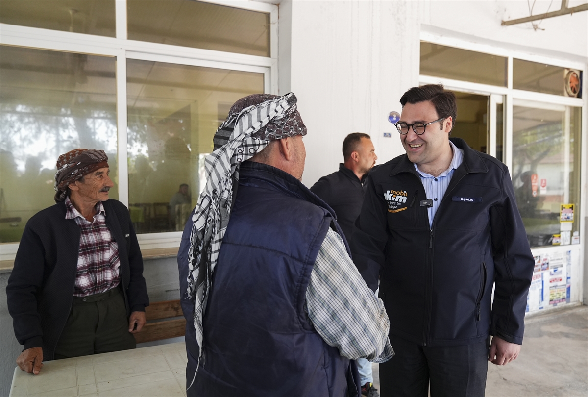 AK Parti Mobil İletişim Ekibi İzmir'in Kırsalına Çıkarma Yaptı