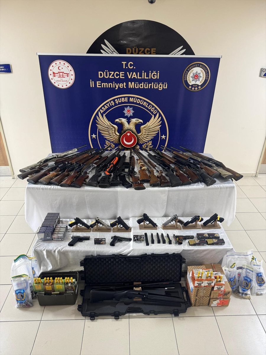 Düzce'de Sosyal Medyada Silah Gösterisi Şoku