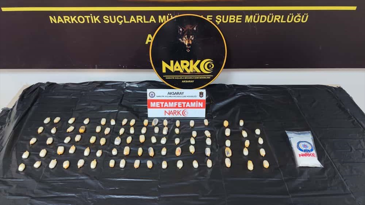 Aksaray'da midesinde uyuşturucu taşıyan zanlının şok eden yakalanışı