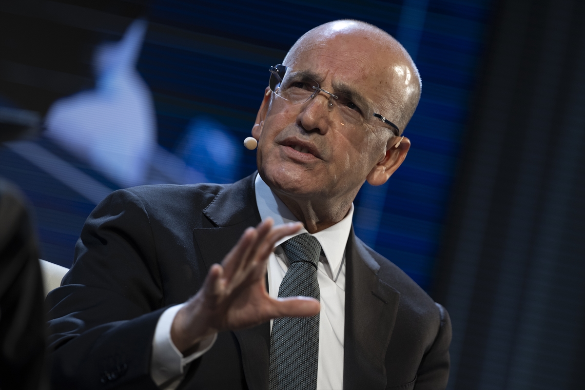 Mehmet Şimşek'ten Uluslararası Finans Zirvesinde Türkiye'ye Yönelik Çarpıcı Açıklamalar
