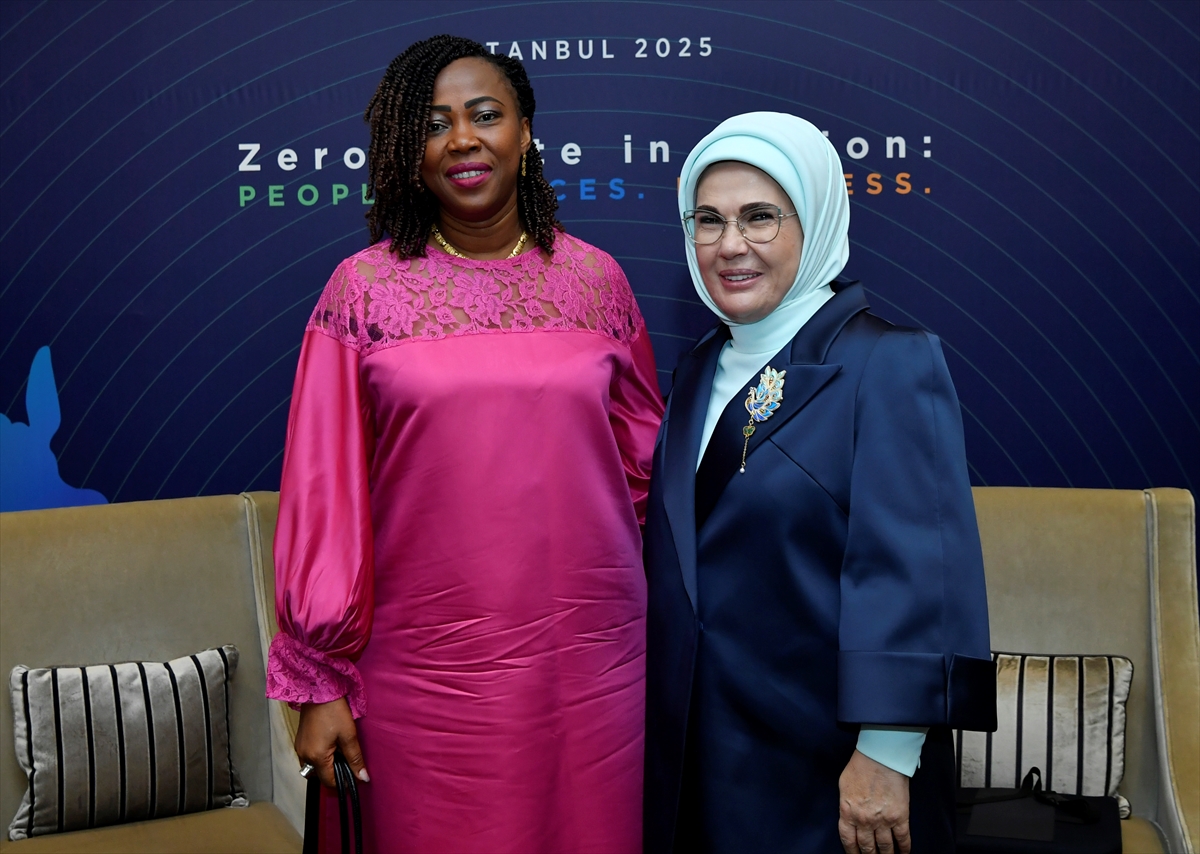 Emine Erdoğan ve Fatima Maada Bio İstanbul'da Bir Araya Geldi