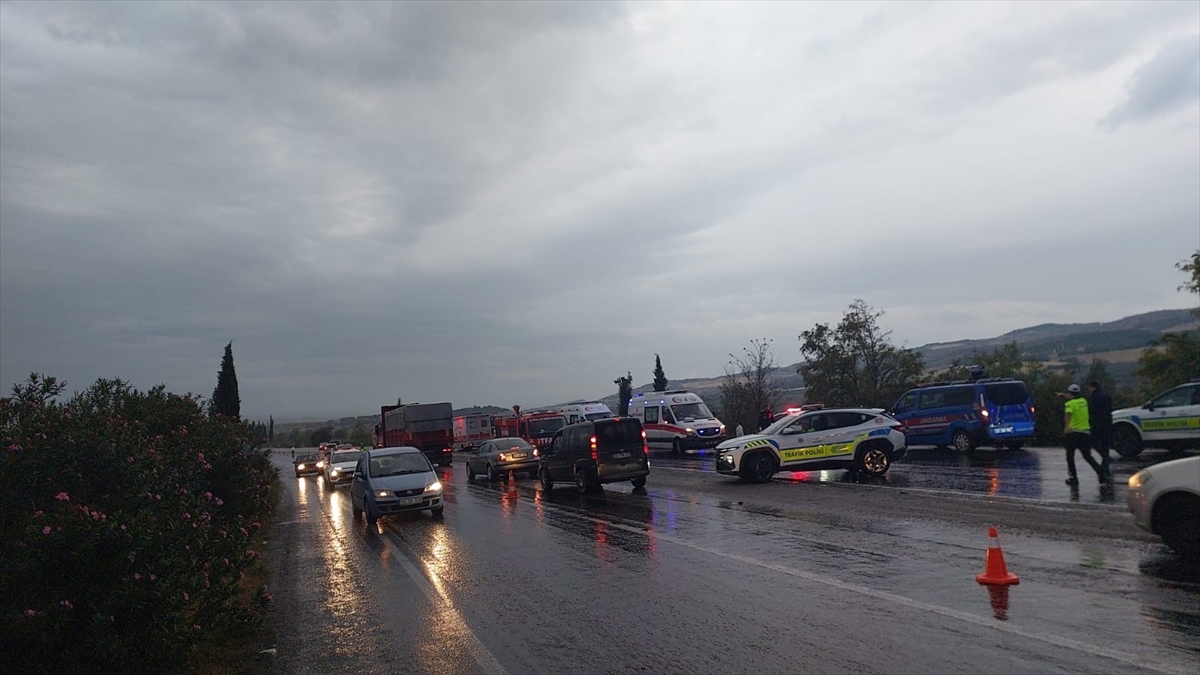 Denizli'de Feci Kaza: Midibüs Devrildi, 1 Kişi Hayatını Kaybetti
