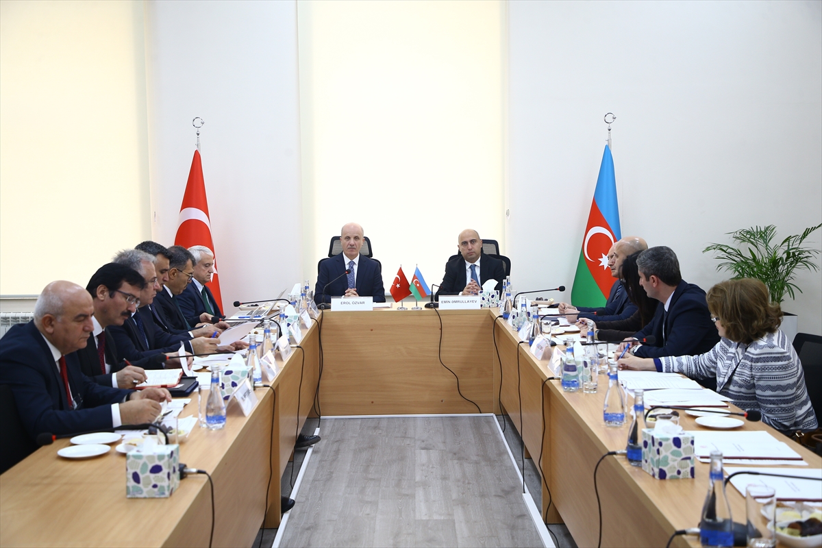 Türkiye-Azerbaycan Üniversitesi Yöneticileri Bakü'de Buluştu