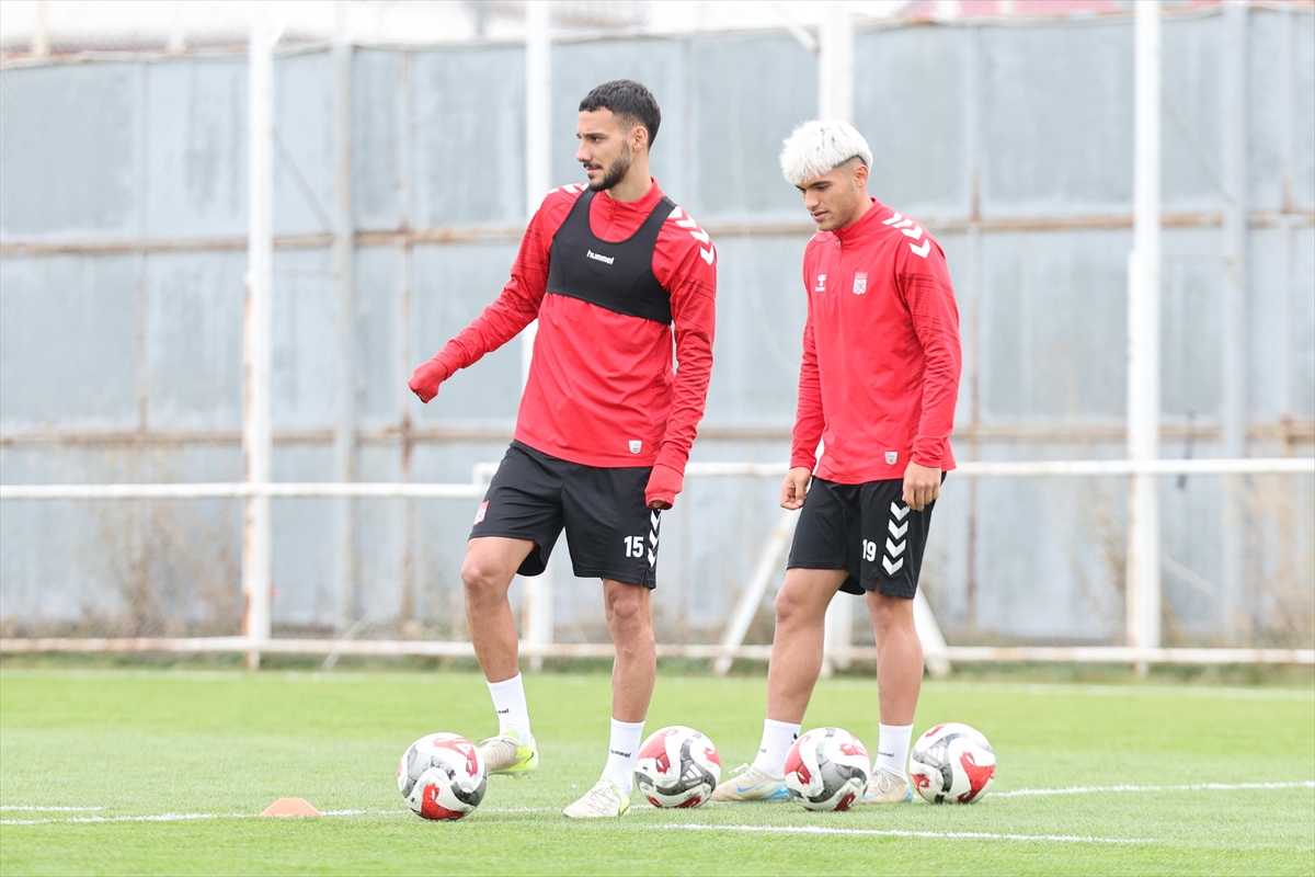Sivasspor Hatayspor Karşısında Avantaj Arıyor