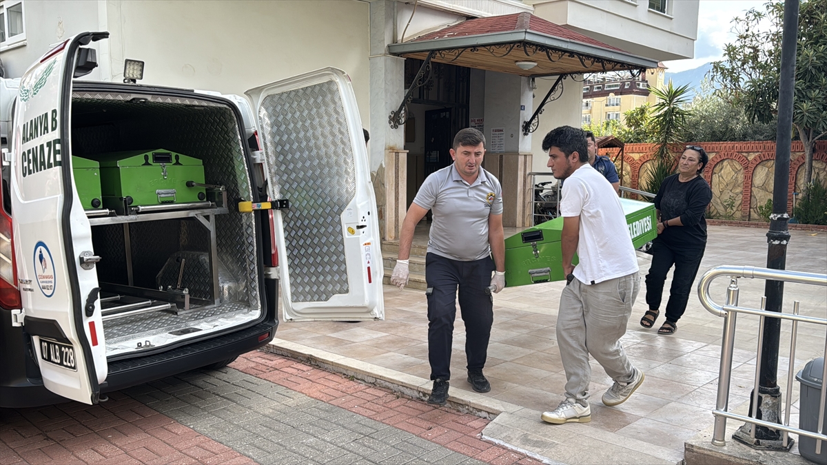 Antalya'da Şüpheli Ölüm: Yabancı Uyruklu Adam Evinde Ölü Bulundu