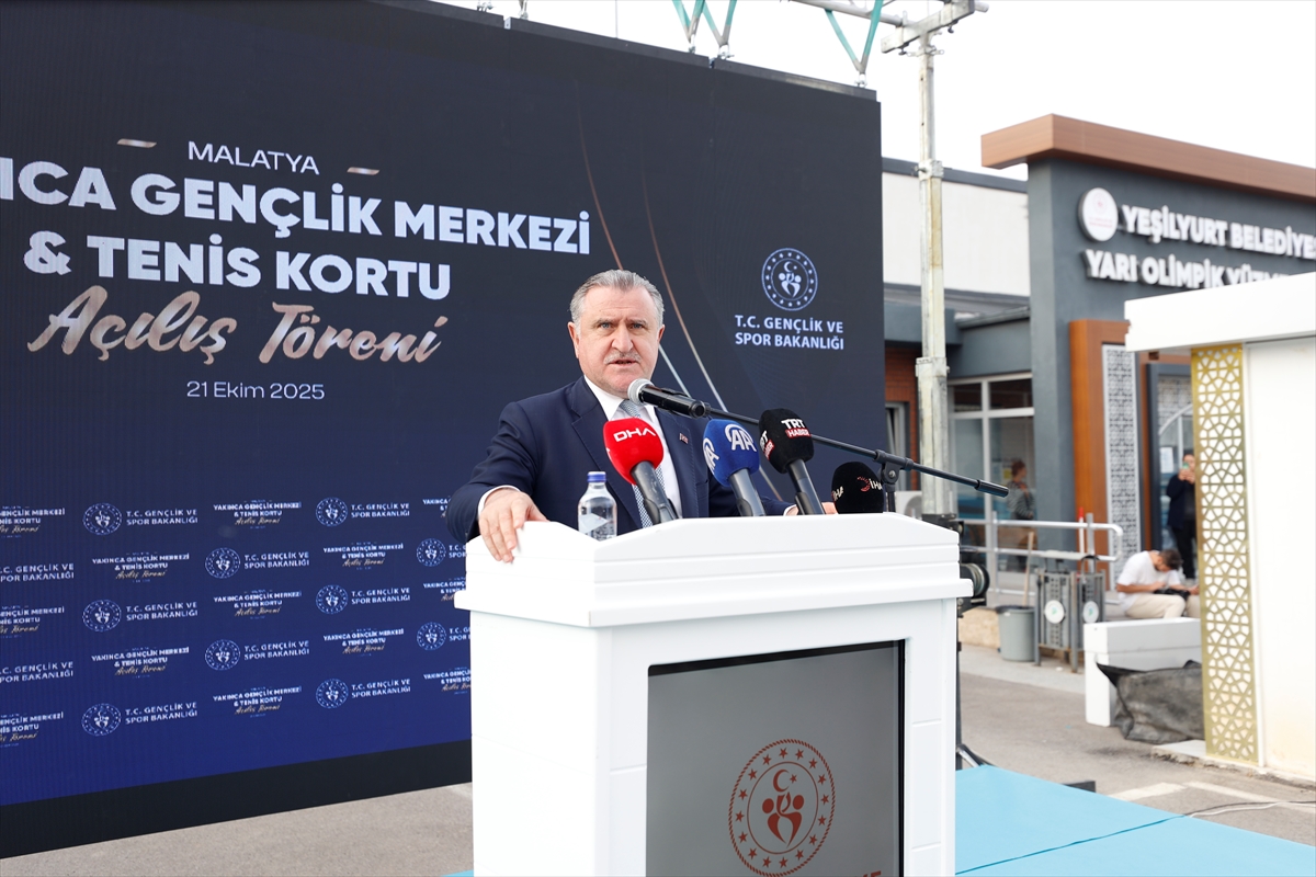 Bakan Bak'tan Gençlere Yürekten Çağrı