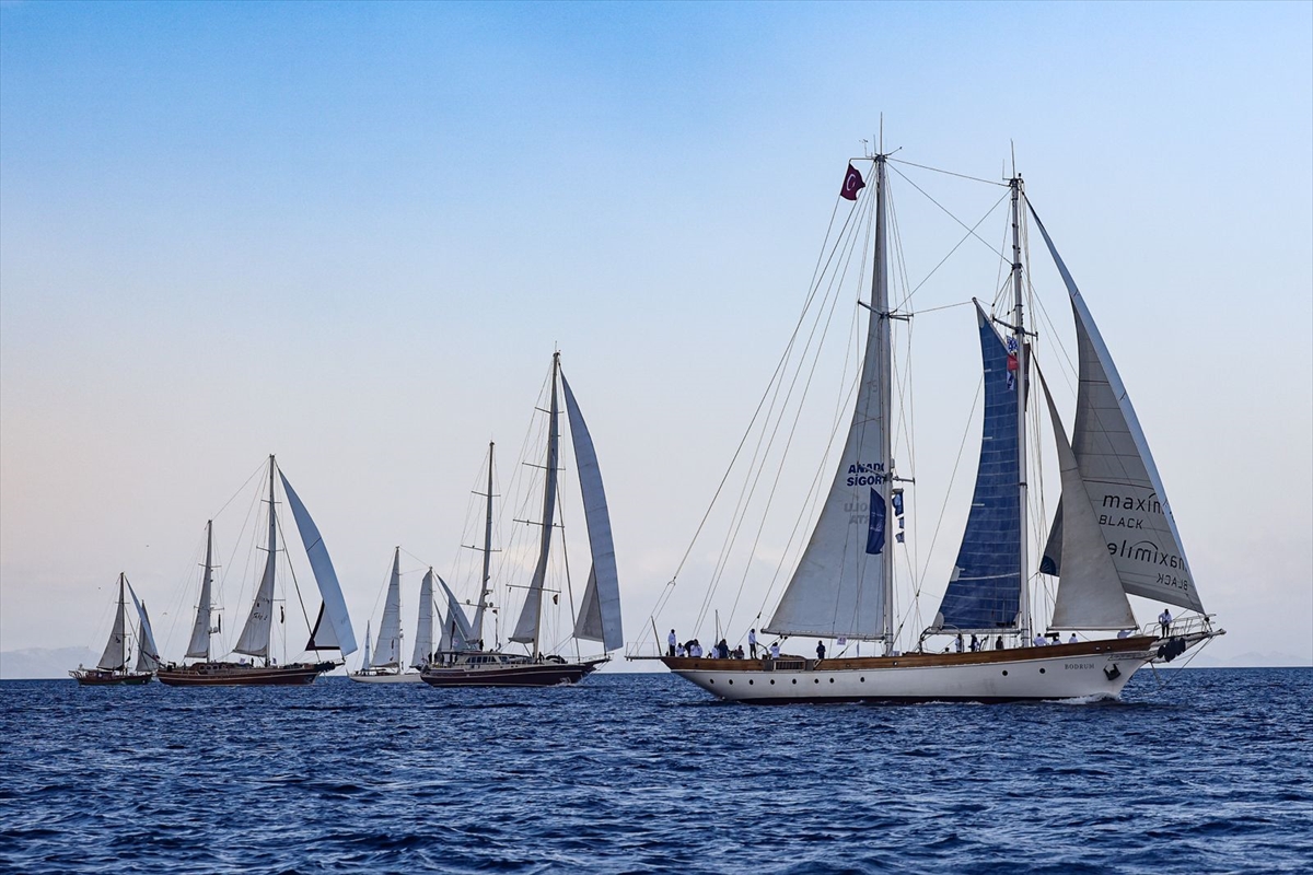 Bodrum'un Gözde Yelken Yarışı Devam Ediyor: Yalıkavak-İasos Etabı Heyecan Yarattı