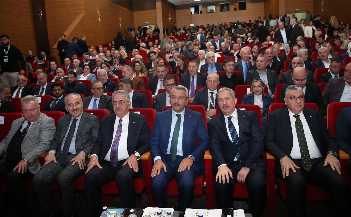 Rize'de Küresel Dönüşüm: Ticaret ve Ekonomi Zirvesi'nde Çarpıcı Açıklamalar