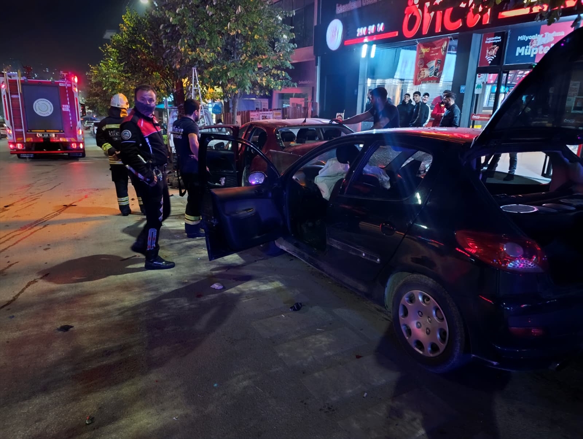 Tekirdağ'da Korkutan Zincirleme Kaza: 3 Kişi Hastaneye Kaldırıldı