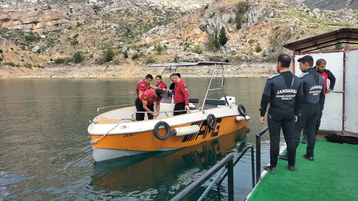 Antalya'da Gezi Teknesinde Kaybolan İrlandalı Turistin Akıbeti Merak Ediliyor
