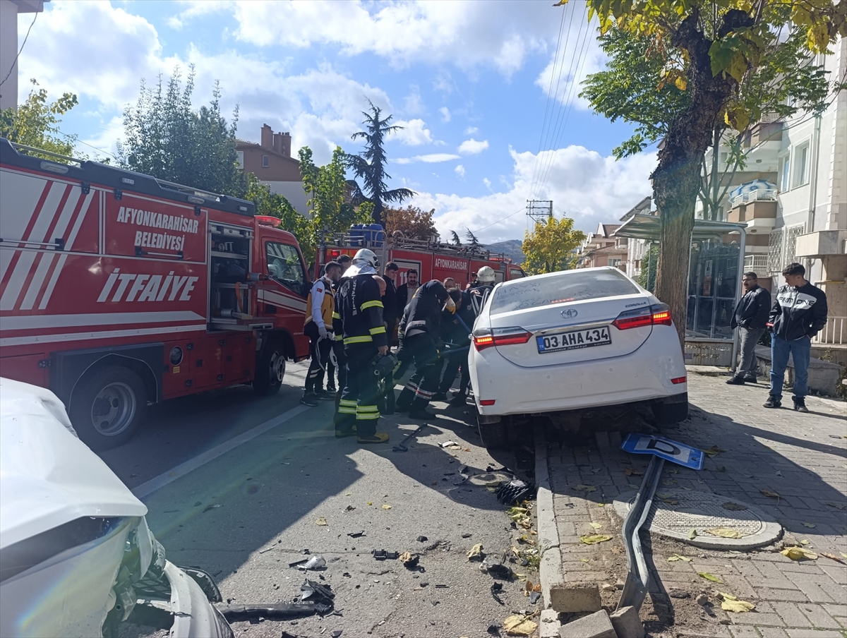Afyonkarahisar'da Yaşanan Kazada 7 Kişi Yaralandı
