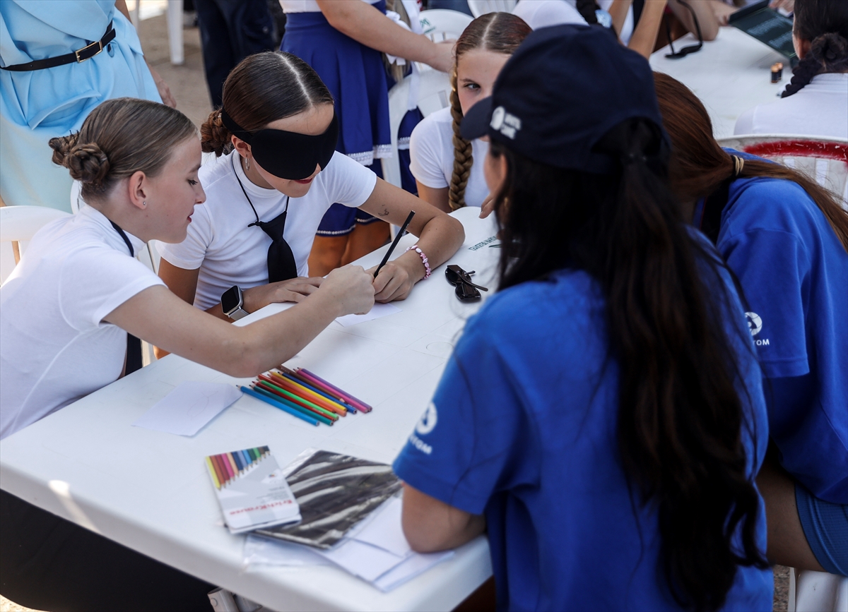 Mersin'de Görme Engellileri Anlayan Festival İzleyicileri Büyüledi