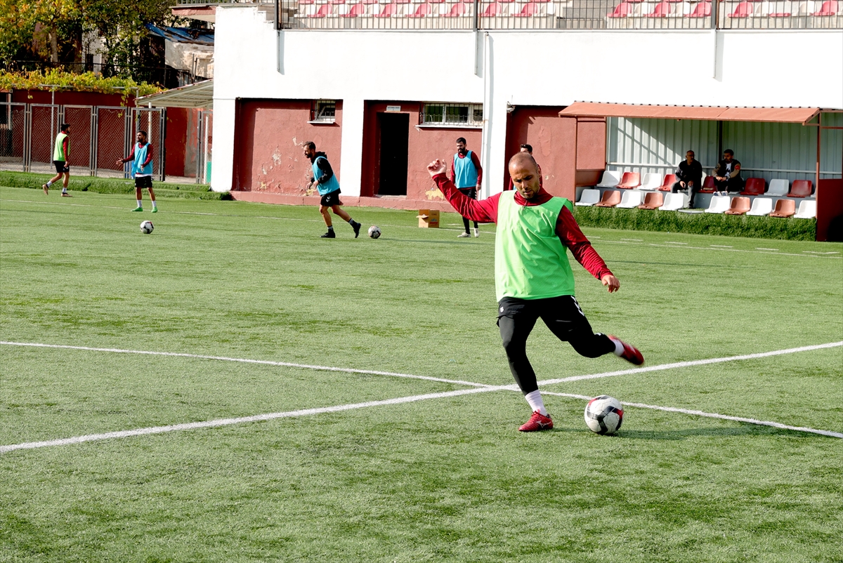 Öğretmenlik ve Futbol Tutkusunu Aynı Anda Yaşayan İsim: Hakkı Hakan Özhan