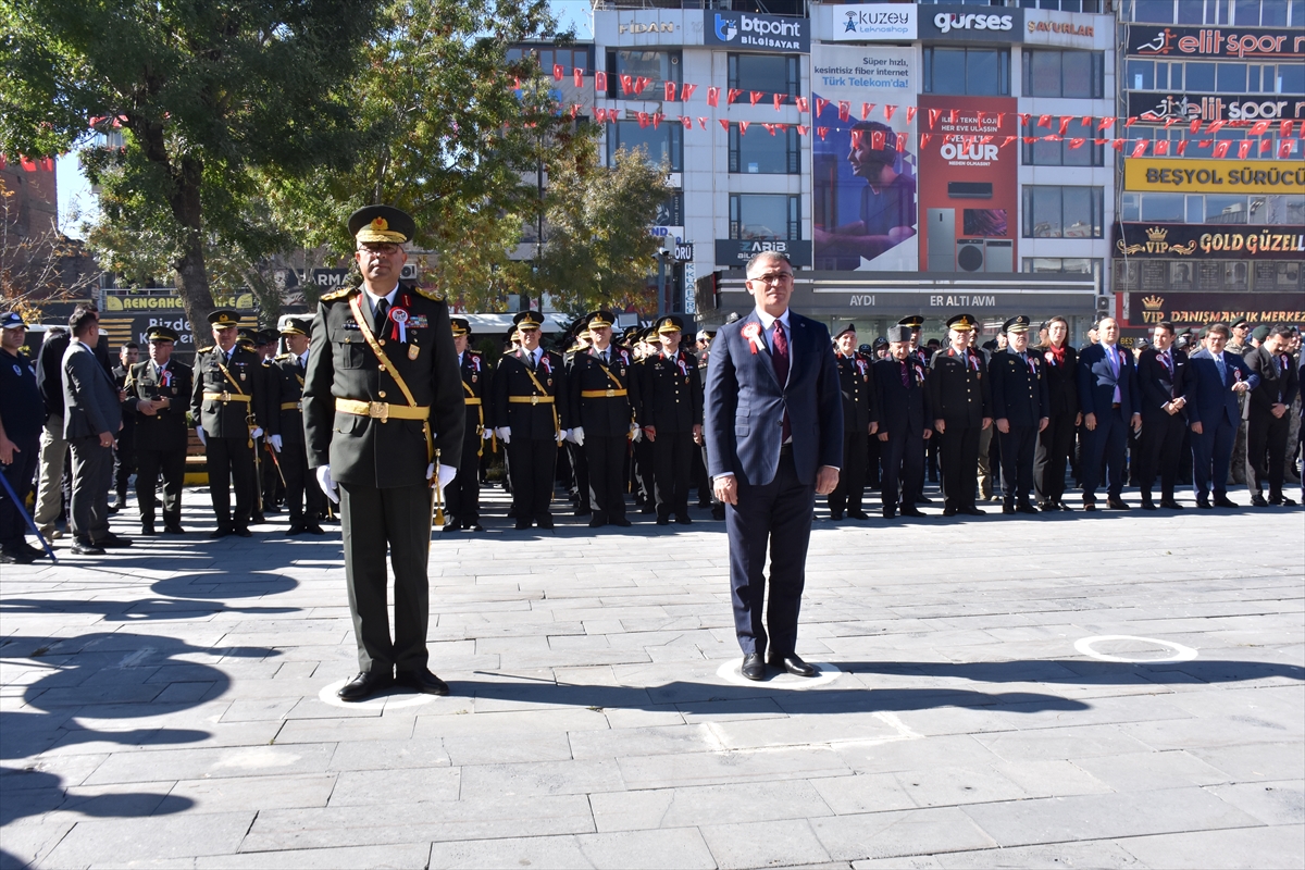 Van'da Cumhuriyet Coşkusu Başladı: İşte Törenlerden Detaylar