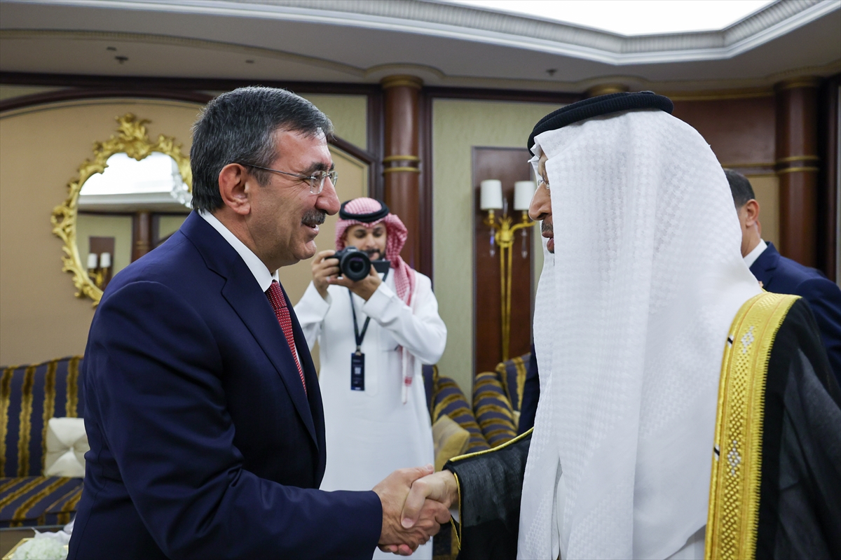 Türk Liderler Suudi Arabistan'da Yatırım Fırsatlarını Ele Aldı