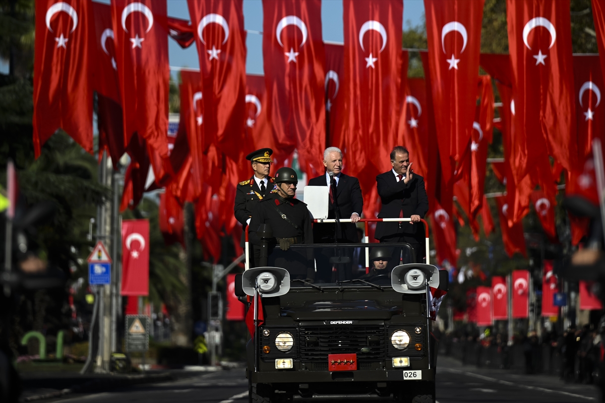 Cumhuriyet'in 102. Yılı İstanbul'da Coşkuyla Kutlandı