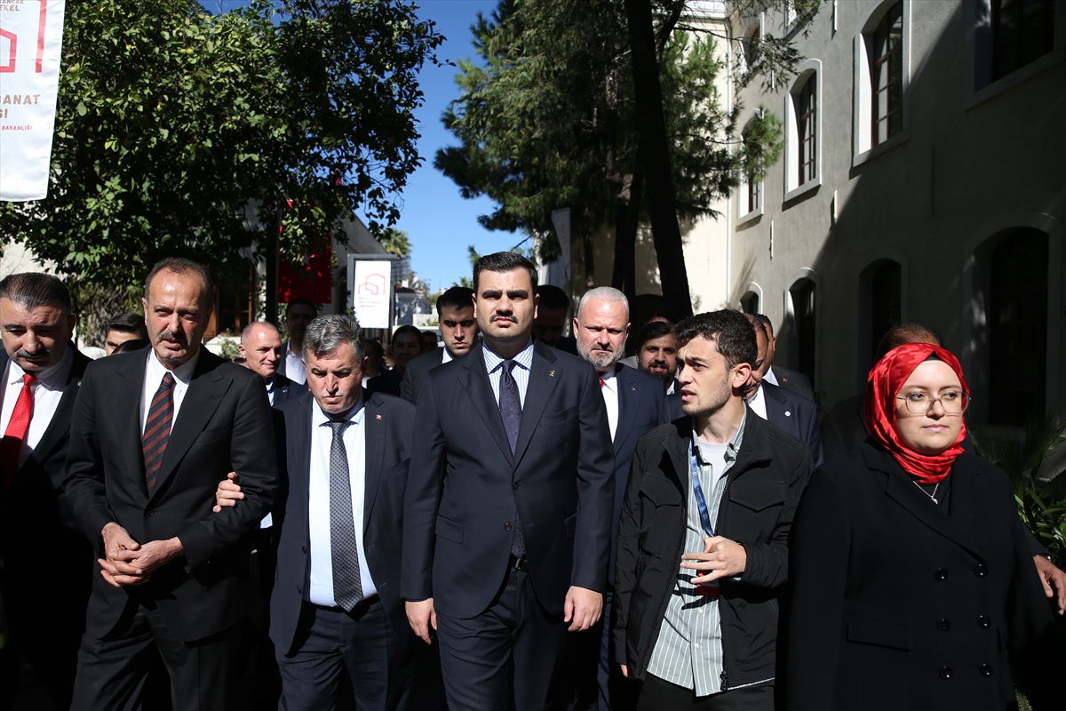 İzmir Kültür Yolu Festivali'nde Büyük Buluşma: Eyyüp Kadir İnan Sergileri Gezdi