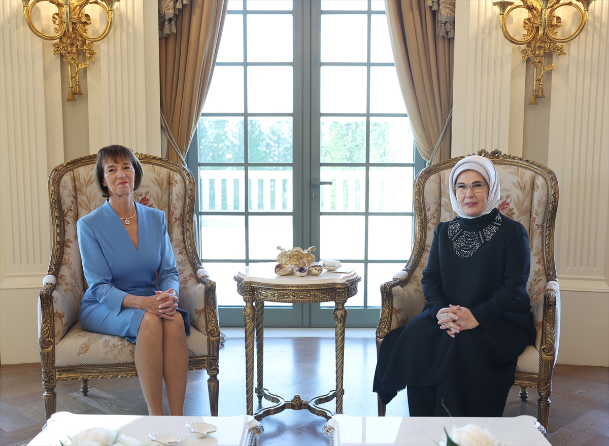 Emine Erdoğan'ın Almanya Başbakanı'nın Eşiyle Anlamlı Ziyareti