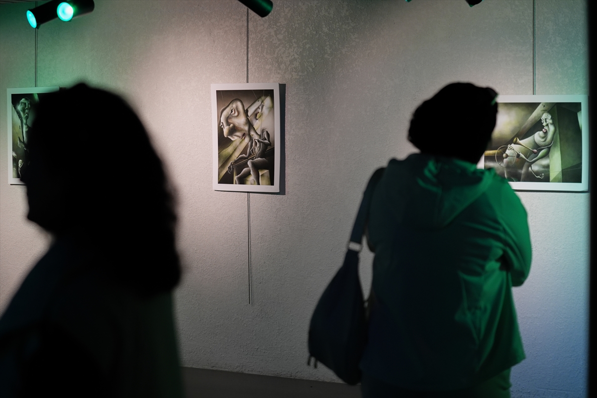 İzmir'de Sanat ve Hayal Gücü: 'Hatırla! Kimsin?' Sergisi Kapılarını Açtı