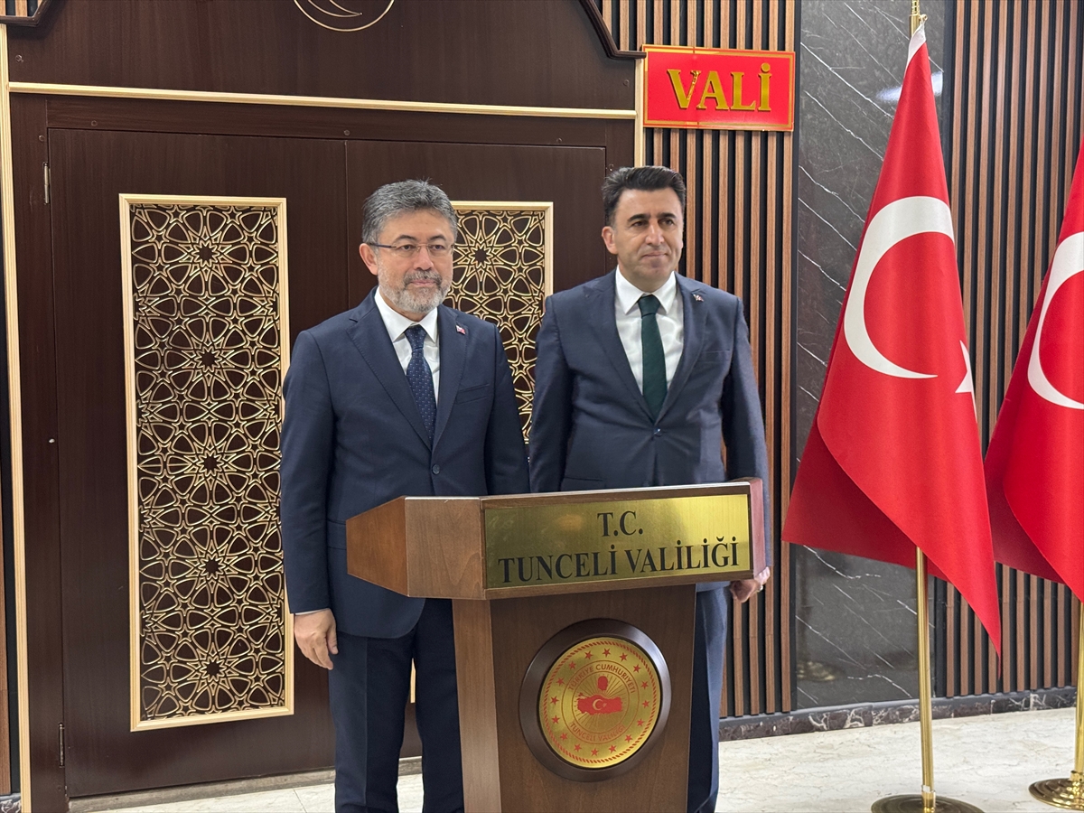 Bakan Yumaklı'nın Tunceli Valiliği Ziyareti:  Ihlamur Ağacı Dikilişi ve Projeler