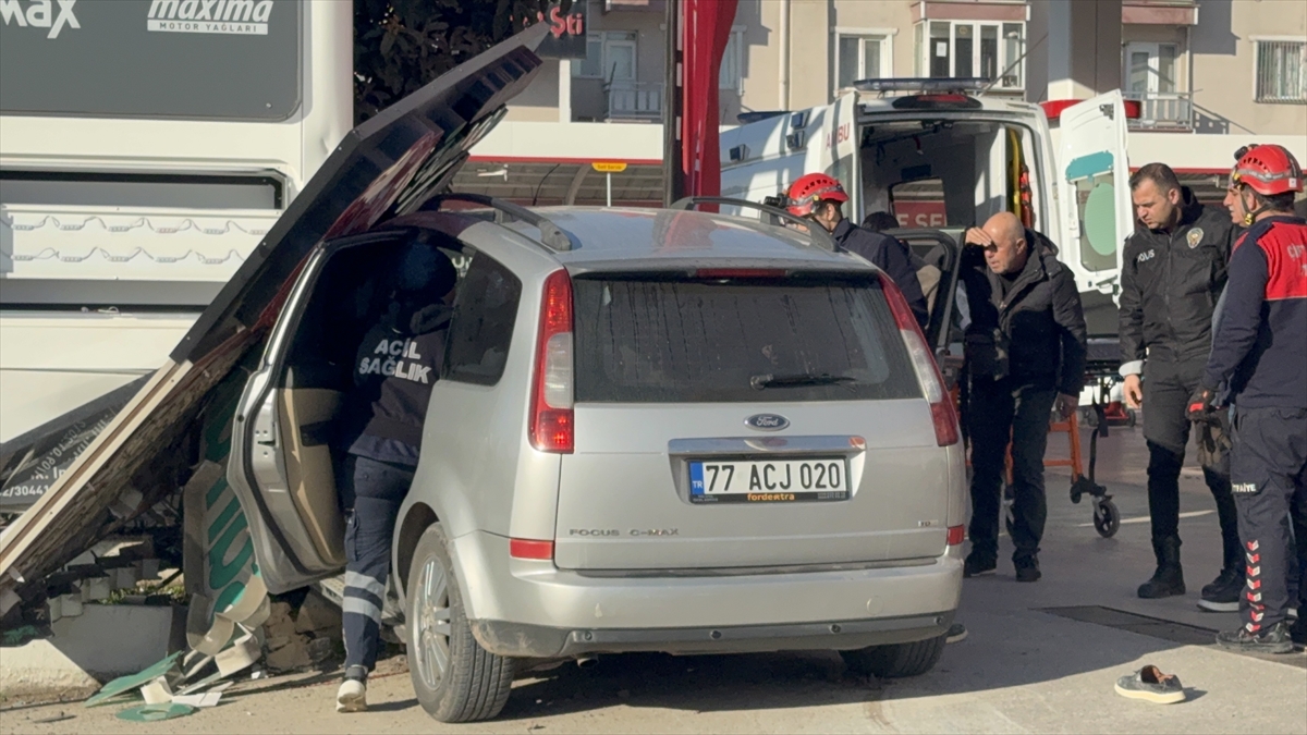 Yalova'da Şok Eden Kaza! Akaryakıt İstasyonunda Dehşet Anları
