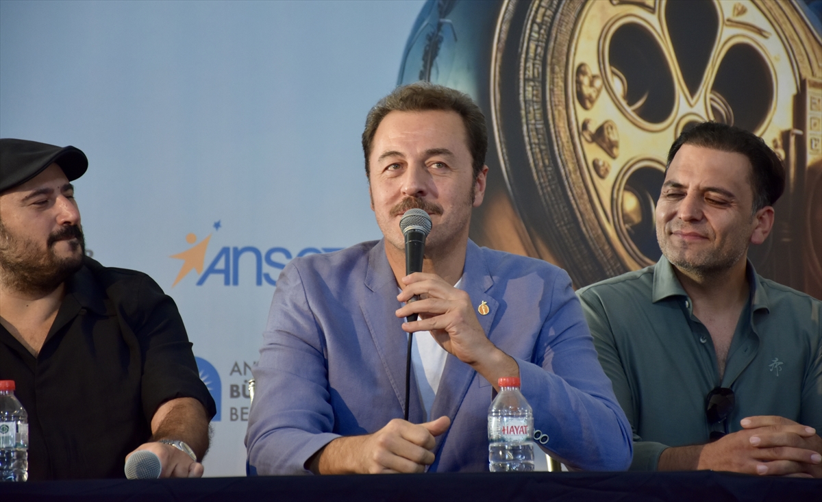 Altın Portakal'da Duygu Dolu Gece: "Parçalı Yıllar" Filmi Etkiledi