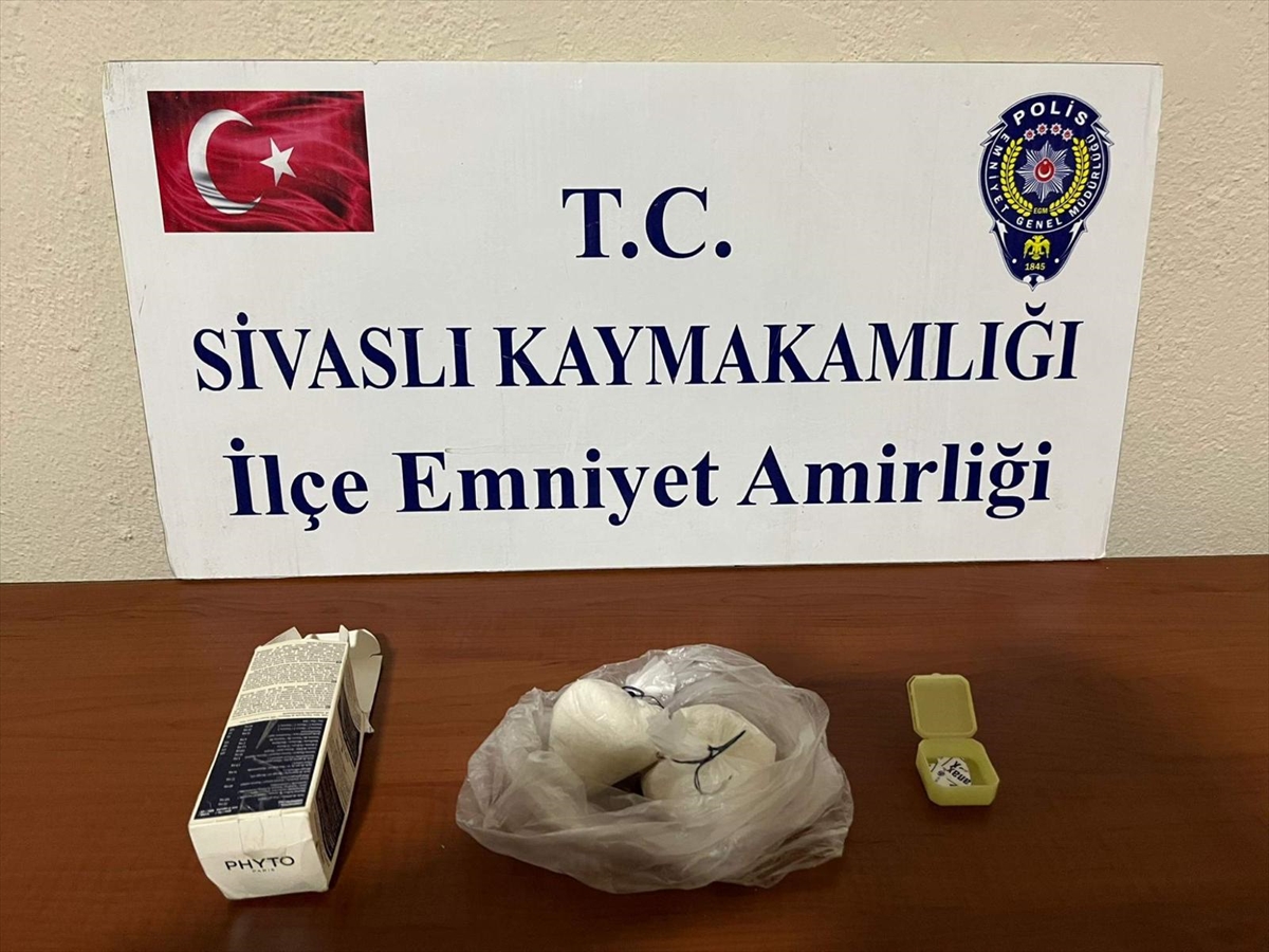 Uşak'ta Geniş Kapsamlı Uyuşturucu Operasyonları: 8 Kişi Tutuklandı