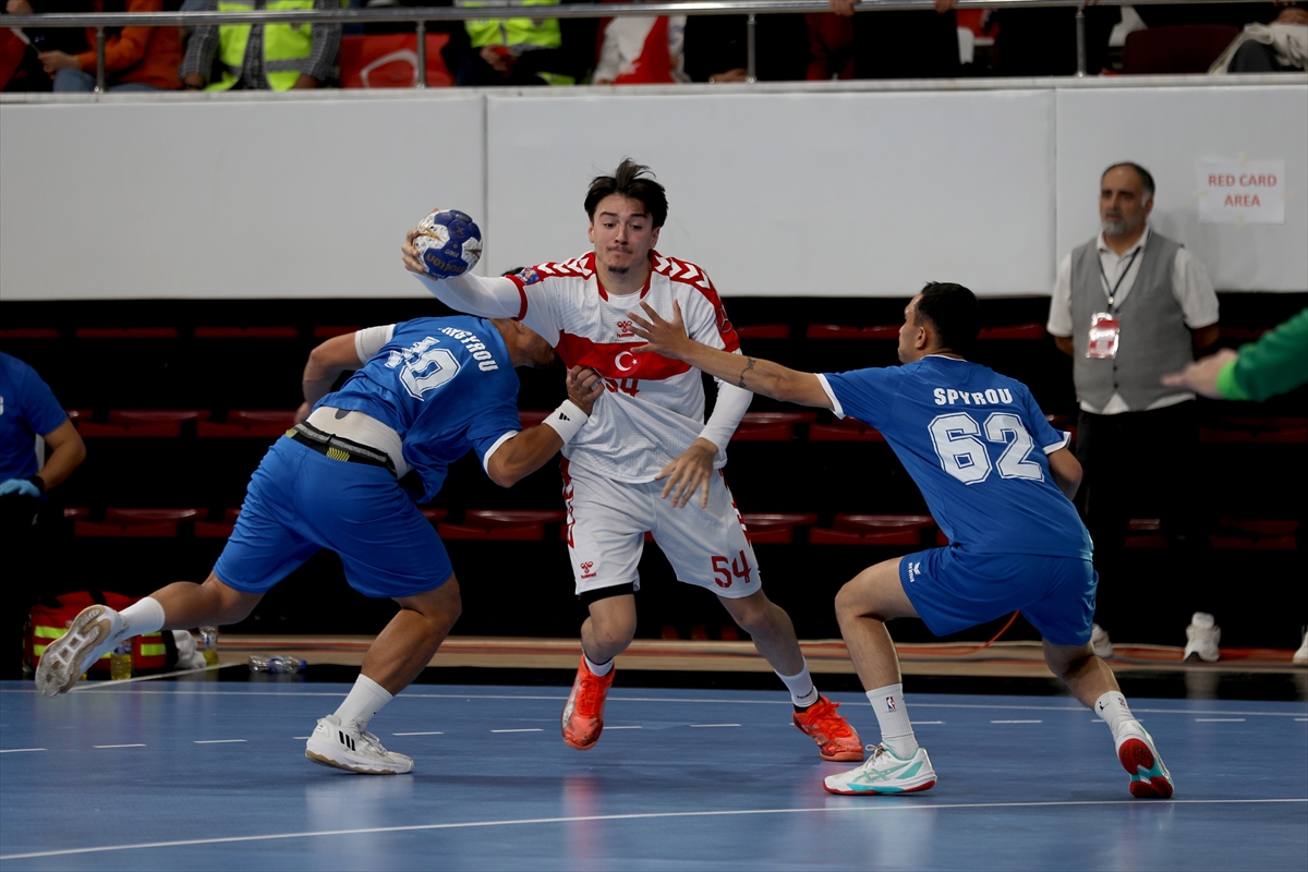 A Milli Hentbol Üçüncü Maçta Da Galip Geldi