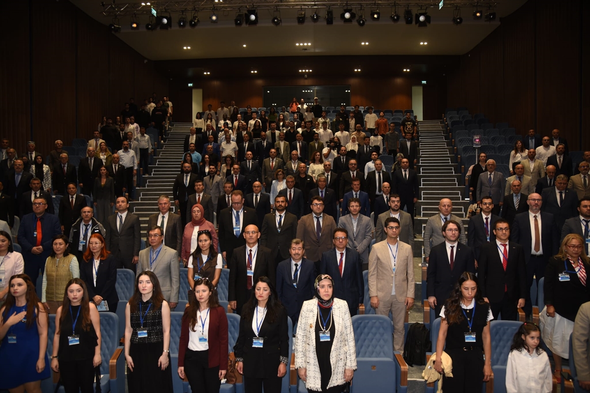 Kıbrıs'ta Birlik Dalgası: 5. Manas Forumu Başladı