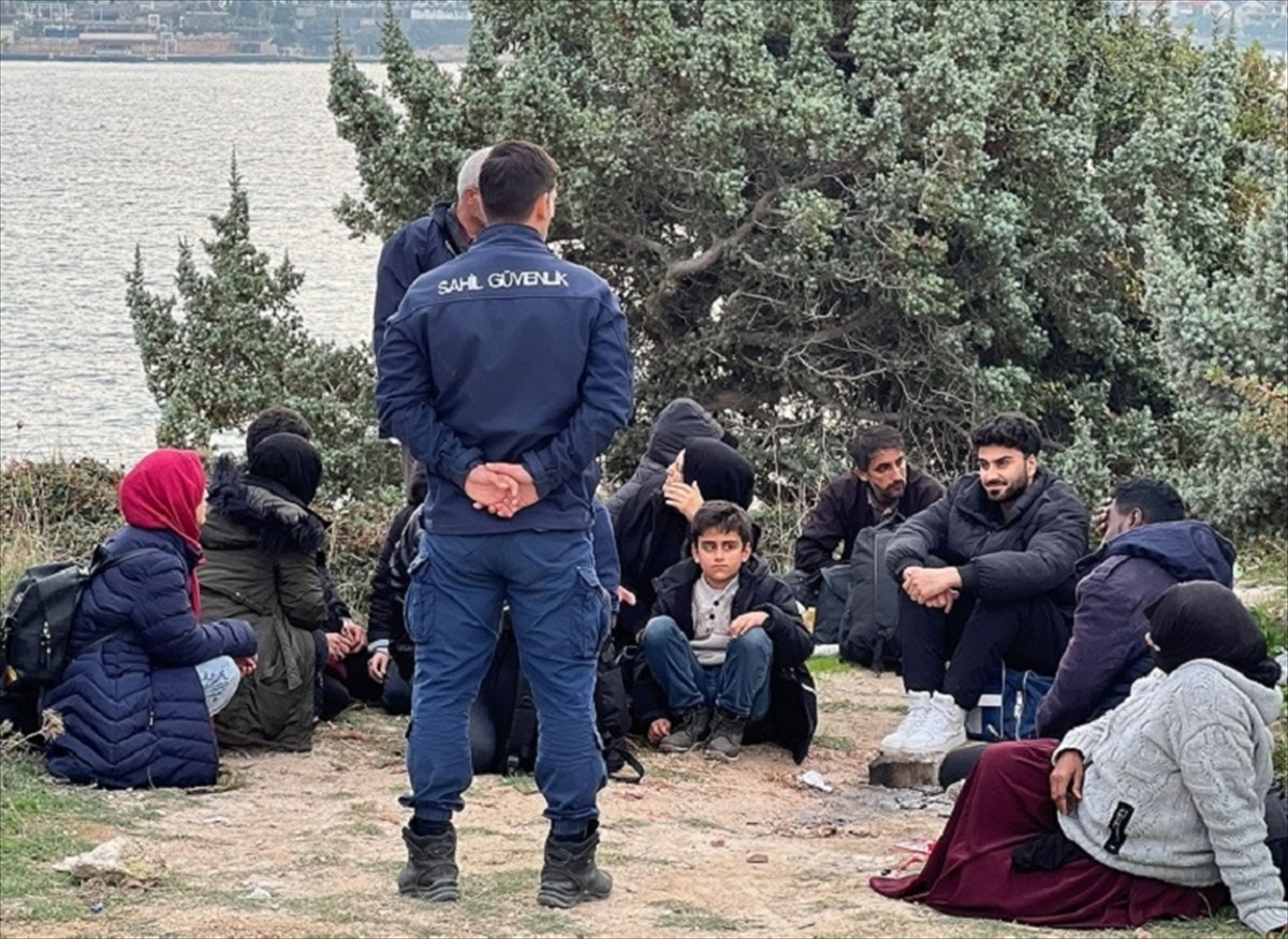 İzmir'de Düzenlenen Operasyonda Göçmenler Kurtarıldı