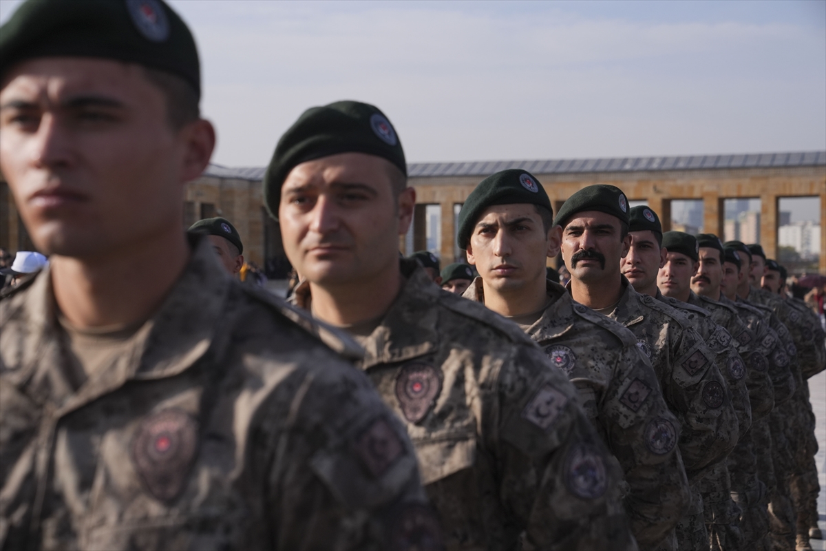 Emniyet Genel Müdürü Demirtaş ile Duygusal Anıtkabir Töreni